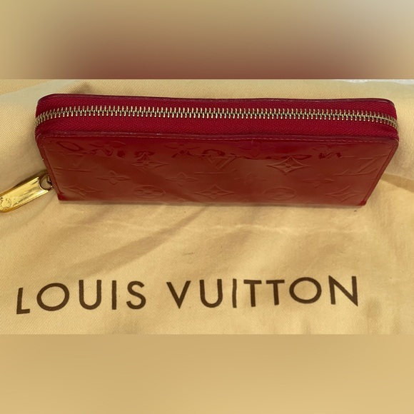 Authentic Louis Vuitton Monogram Vernis Zippy Wallet - Picture 13 of 16